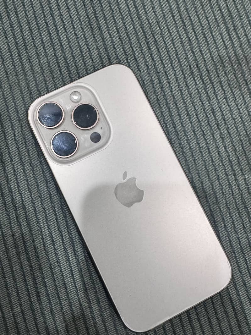 Apple iPhone 16 Pro 2