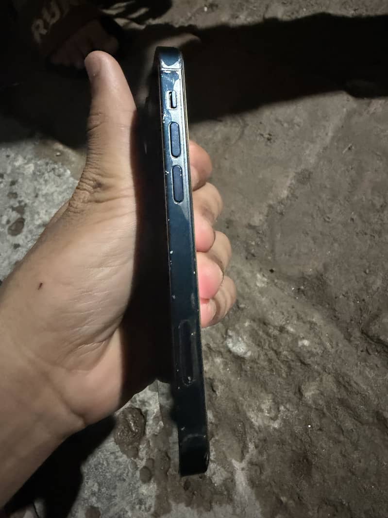 iPhone 13 mini 4