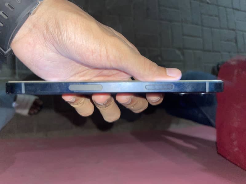 Apple iPhone 12 3
