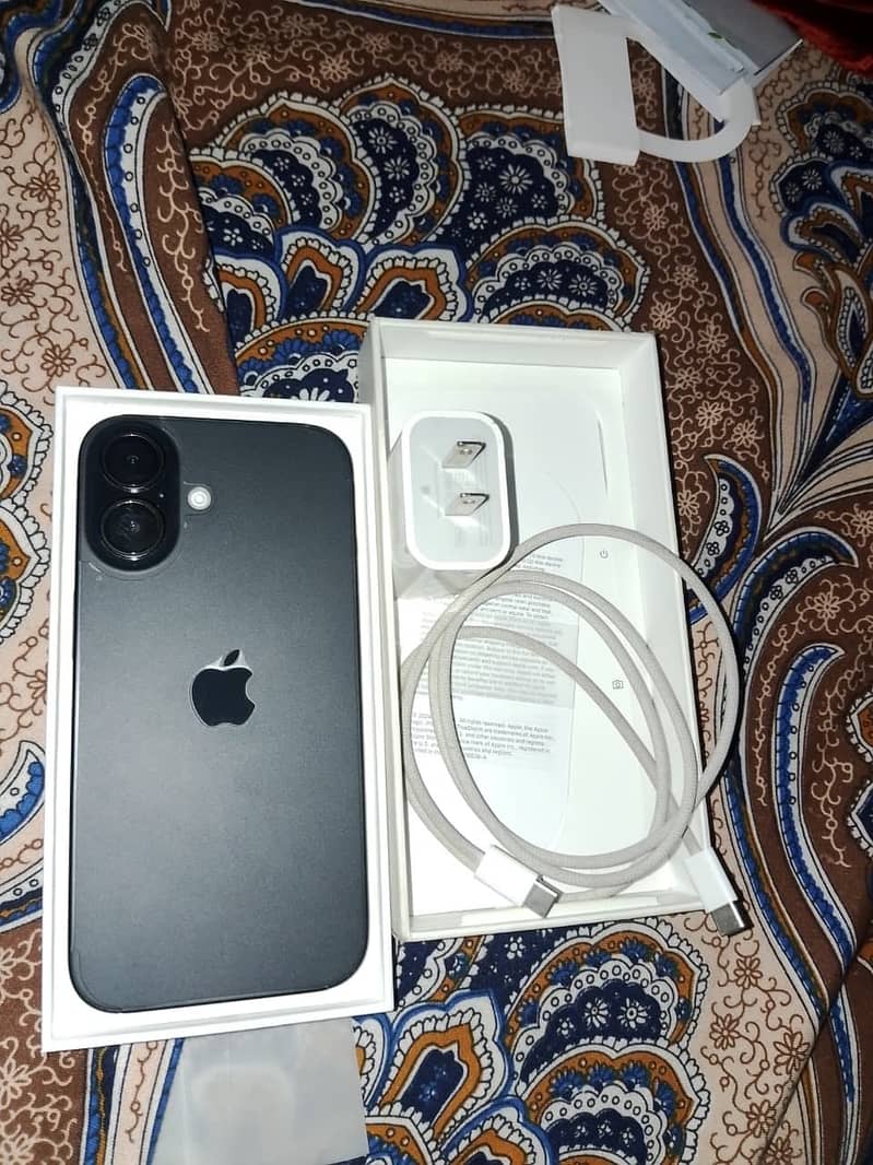 Apple iPhone 16 0