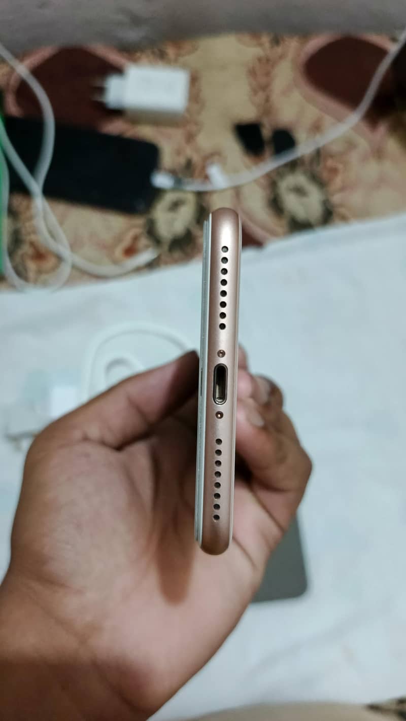 Apple iPhone 8 Plus 6