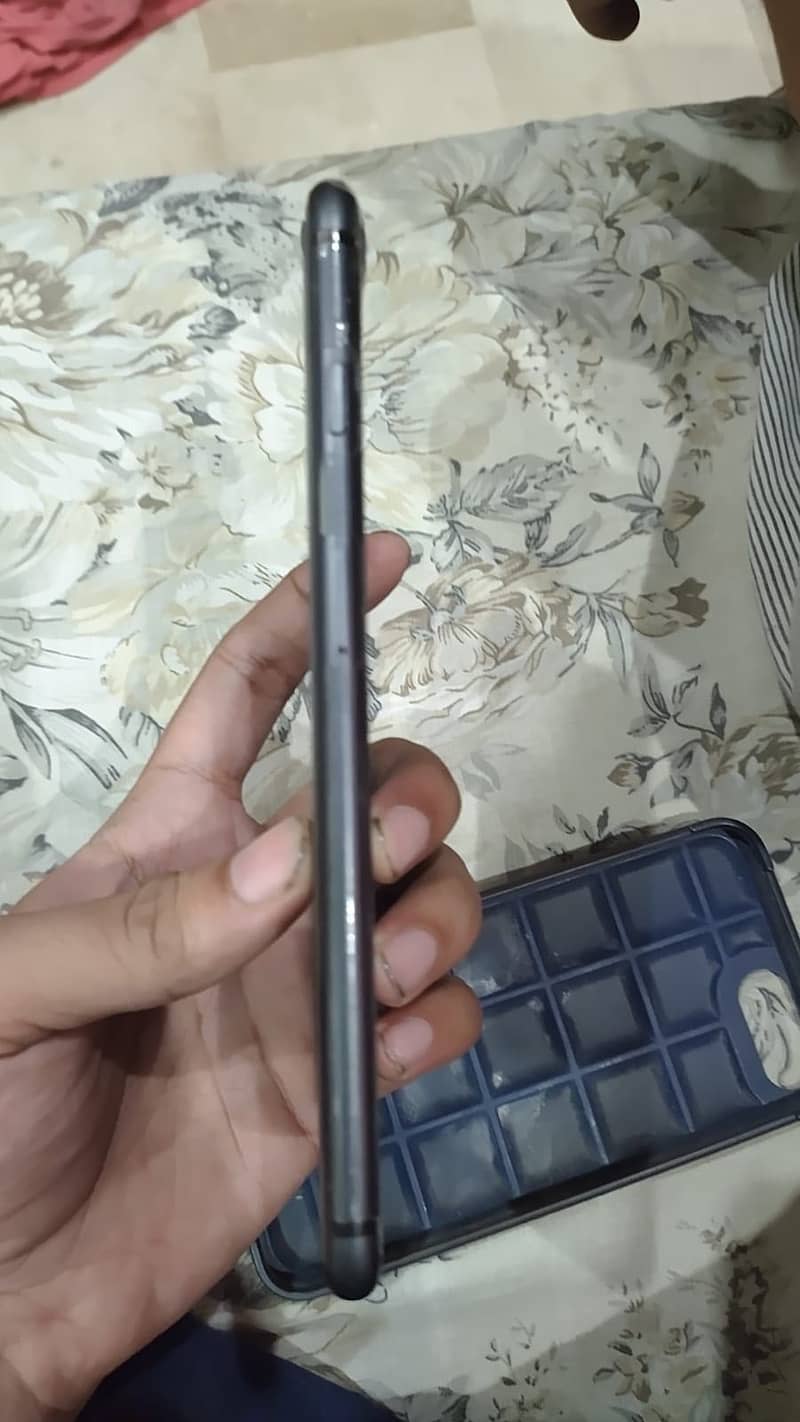 Apple iPhone 8 Plus 0