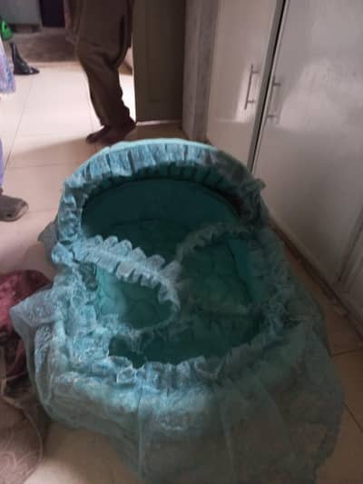 baby cot