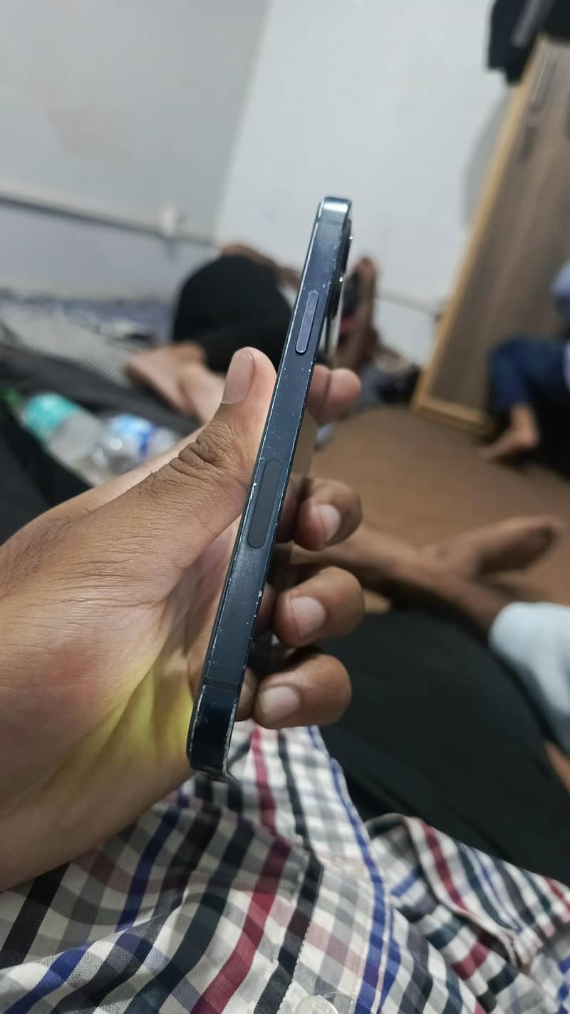 Apple iPhone 12 2