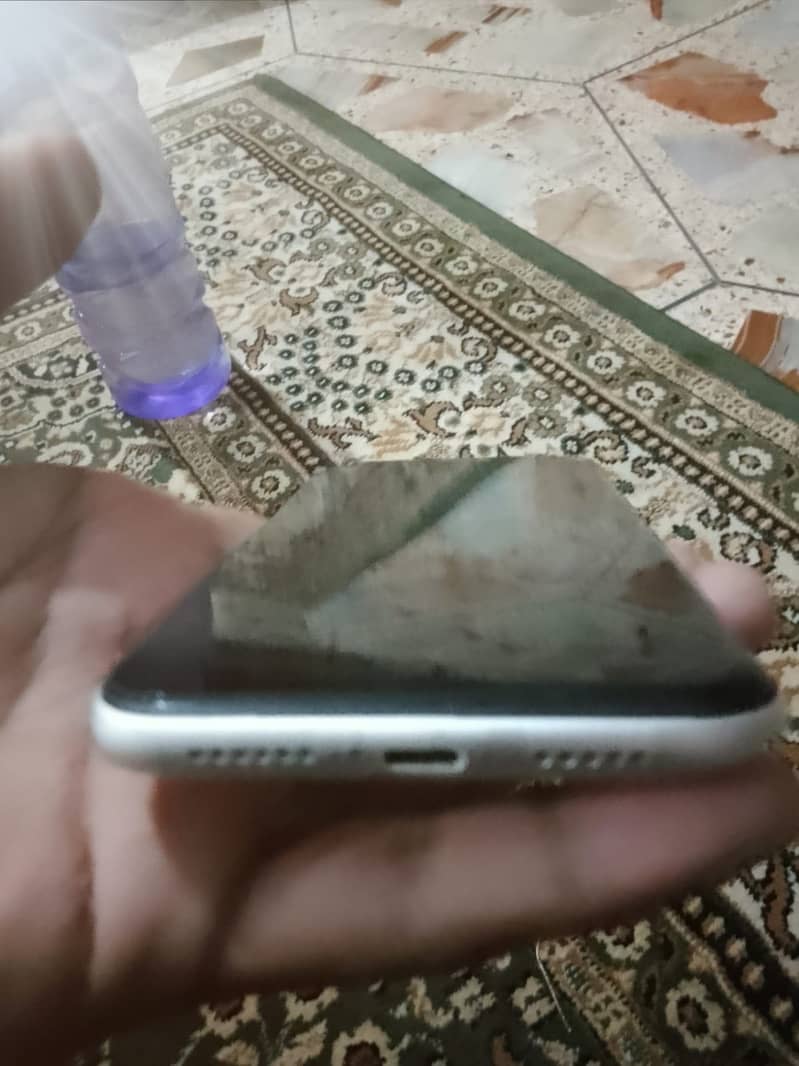 Apple iPhone 11 3