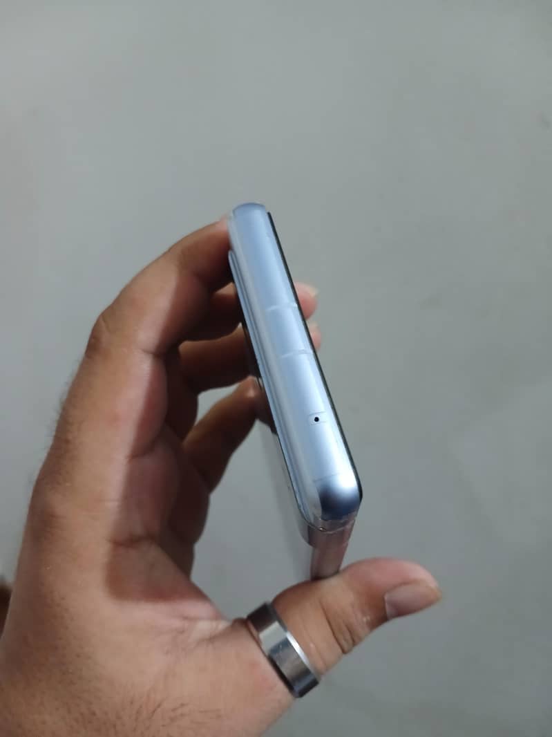 Google Pixel 7a 5