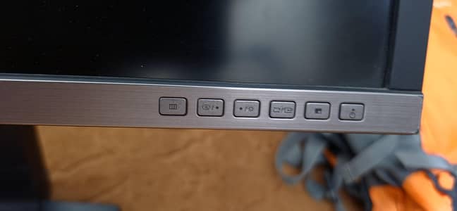 4K Monitor  Samsung 28 Inch 4K UHD Monitr U28E850 | USB 3.0 Hub | Used