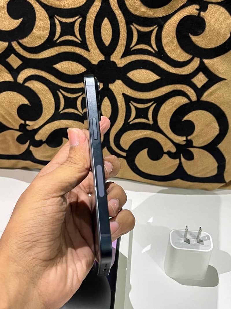 Apple iPhone 14 7
