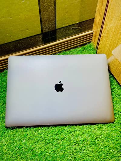 Apple MacBook Pro  2019(15.4") i9 32/512GB+4GB