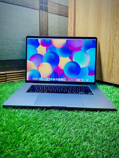 Apple MacBook Pro 2019(16") i7 16/512+4GB Dedicated GPU