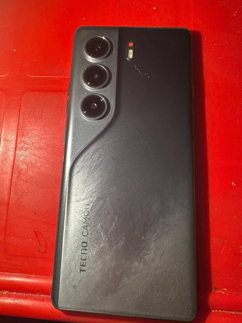 Tecno CAMON 40 Pro 0
