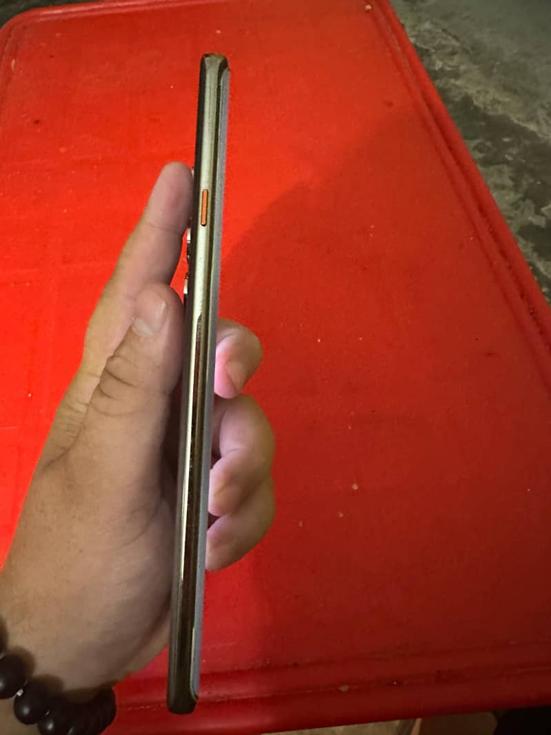 Tecno CAMON 40 Pro 4