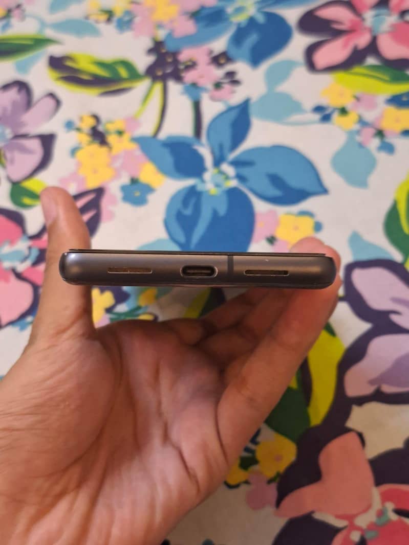 Google Pixel 7 4