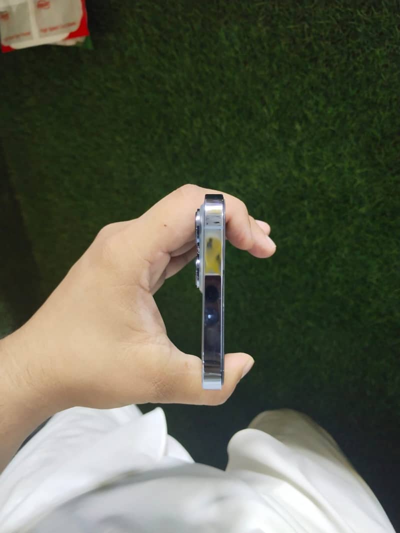 Apple iPhone 13 Pro Max 4