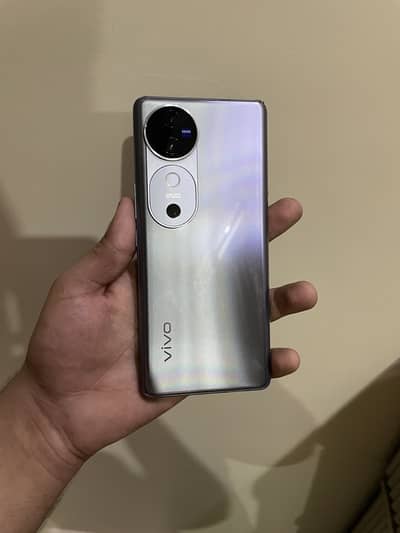 Vivo V40
