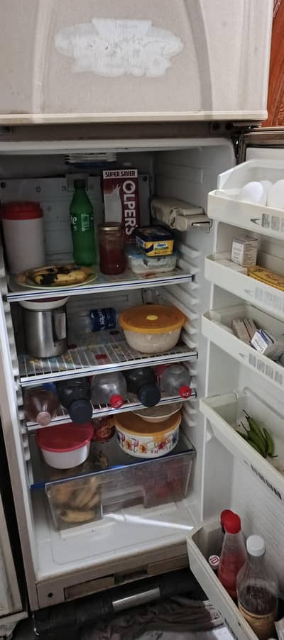 Dawlance refrigerator in good working condotiin