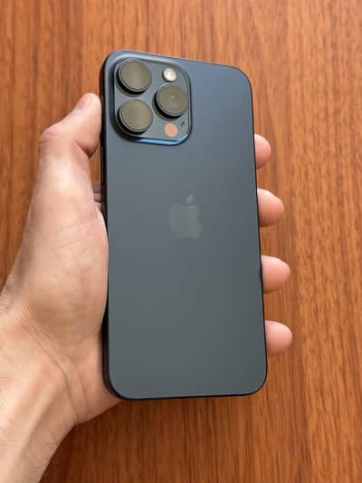 Iphone 15 Pro, Factory Unlocked, 90%BH, 10/10 condition, 4 months sim