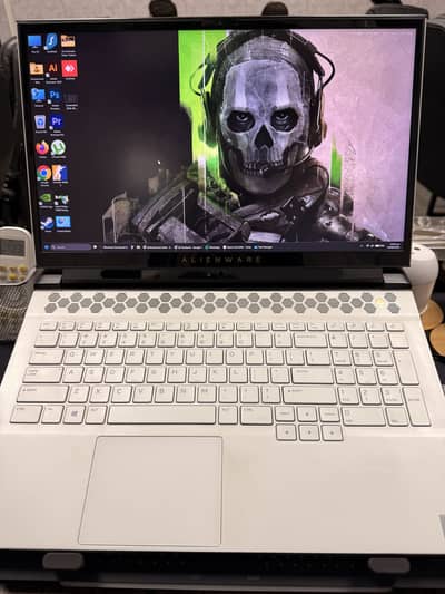Alienware m17 R3 Gaming Laptop (17")