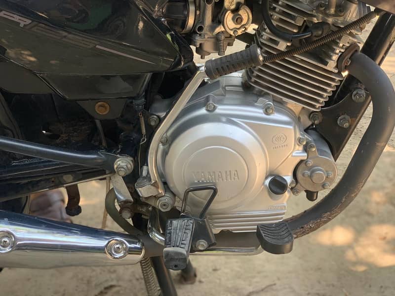 YBR 125 1