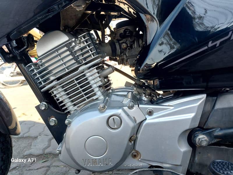 YBR 125 5