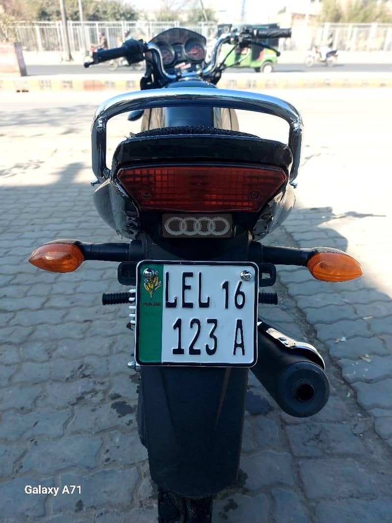 YBR 125 7