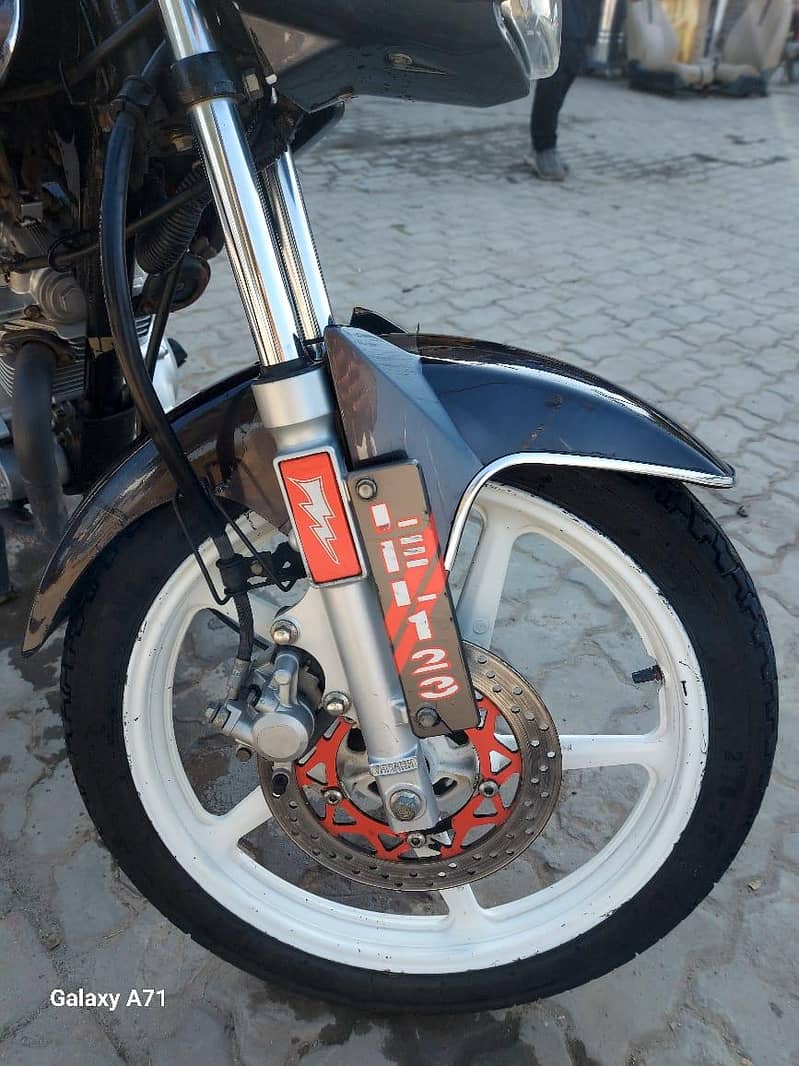YBR 125 10