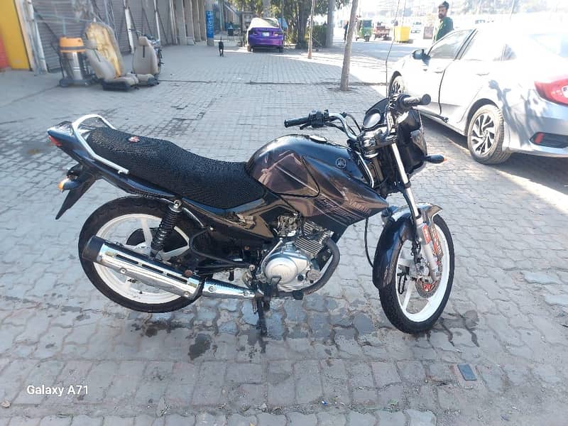 YBR 125 15