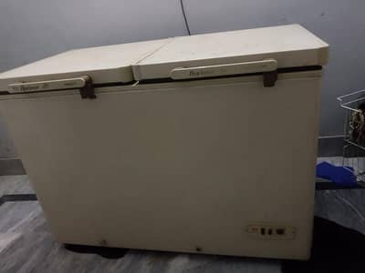 Dawlance double door freezer