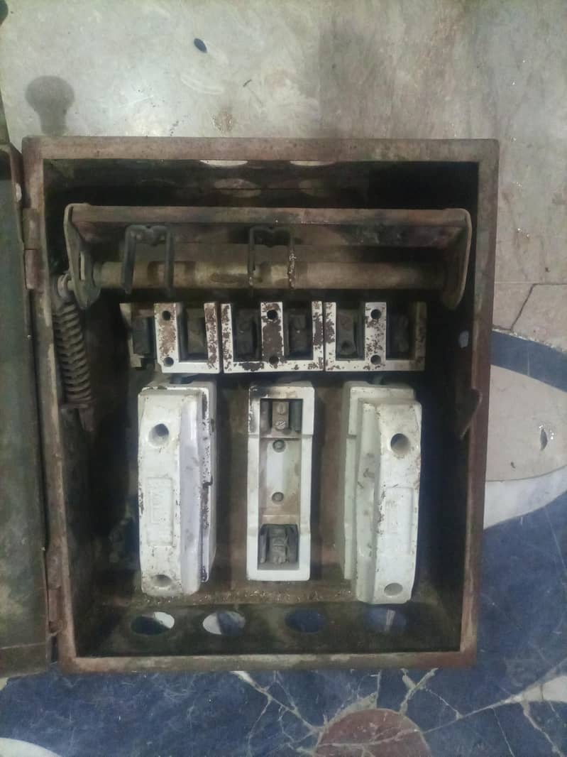 Fuse main switch 1