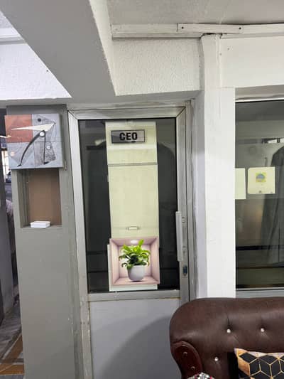 Office Mezzanine for Sale 700 sq feet main Jami commercial