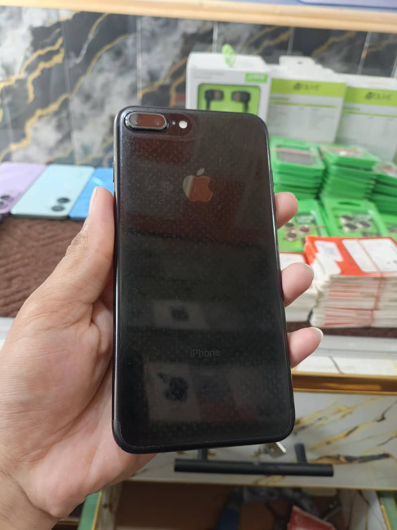 Apple iPhone 7 Plus 0