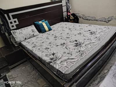 Bed or 2 Side table