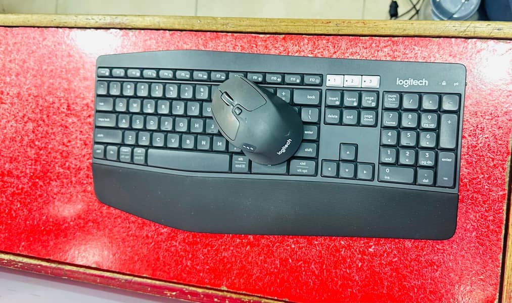 Logitech multi device wireless  keyboard and mouse 3