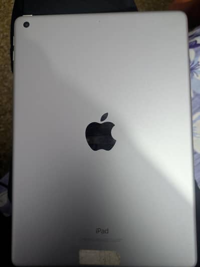 ipad 6 gen all ok with box 32Gb 10by 10