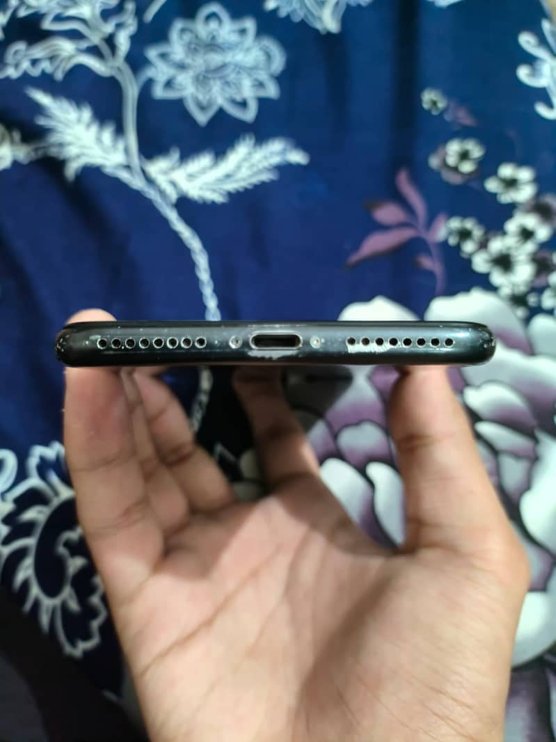 Apple iPhone 7 Plus 4