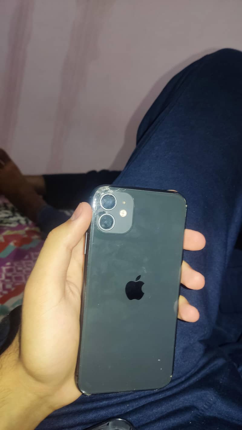 Apple iPhone 11 4
