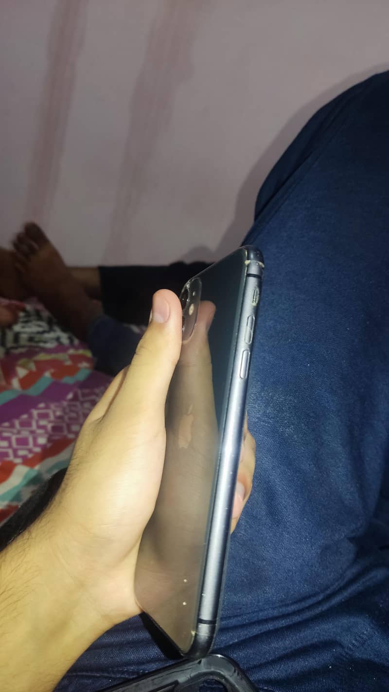 Apple iPhone 11 5