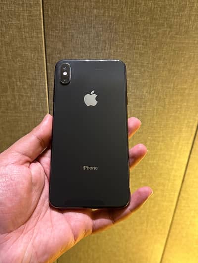 IPHONE XS MAX 512 GB DUAL SIM BOTH SIM PTA APPROVED LADIES HAND USED