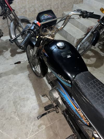 Unique 2020 model black color