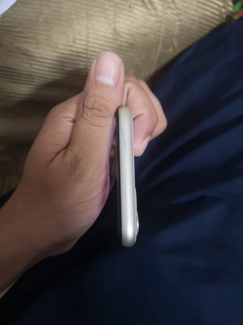 Apple iPhone 11 2
