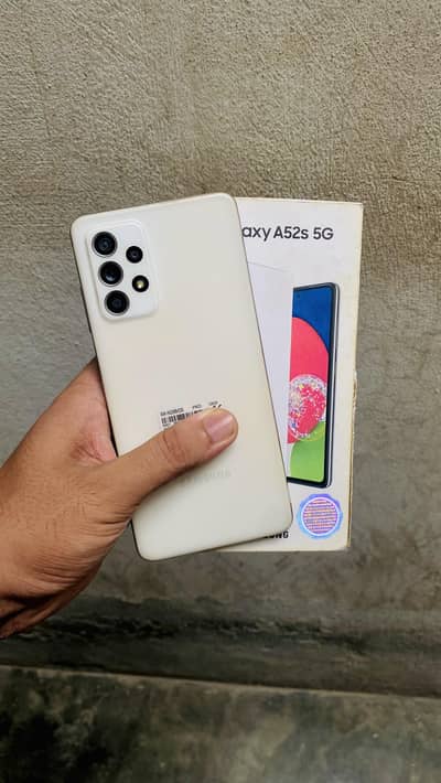 Samsung Mobile A52s like new