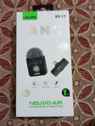 BLUKS BX 17 mic (1year warranty) new with box and complete accessories