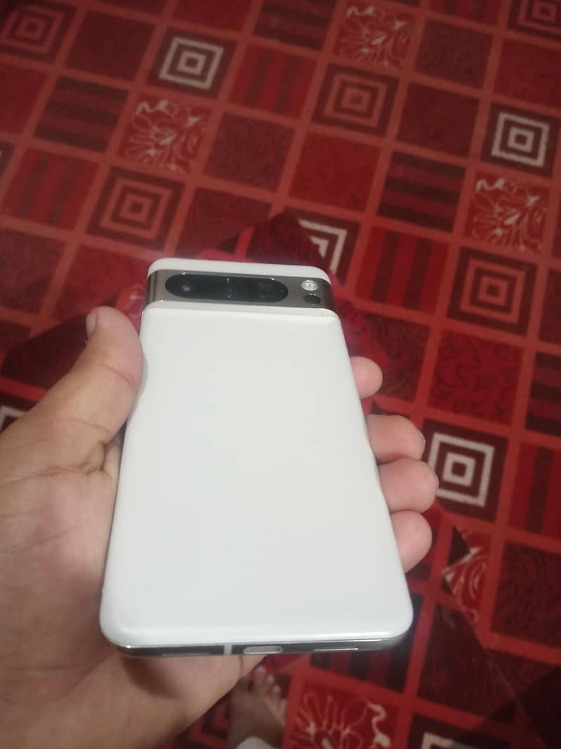 Google Pixel 8 Pro 2