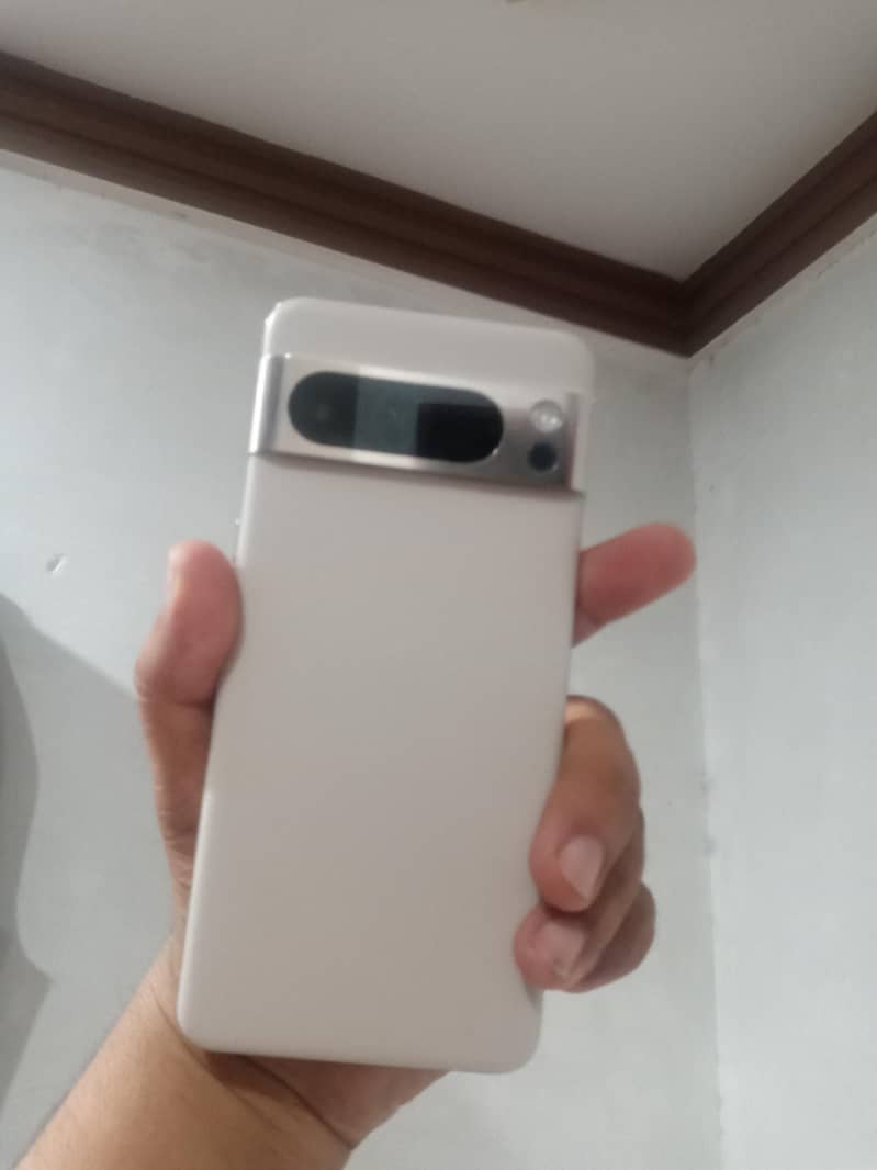 Google Pixel 8 Pro 4