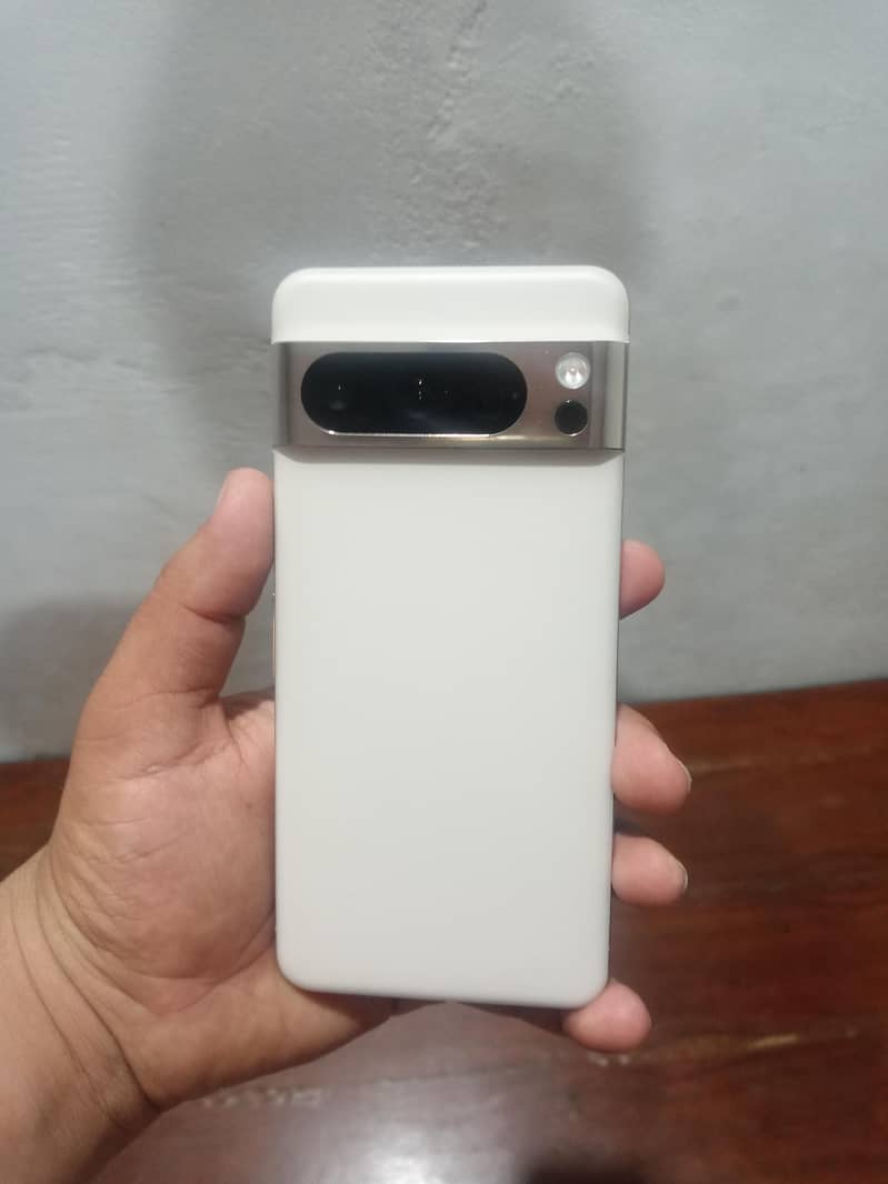 Google Pixel 8 Pro 12