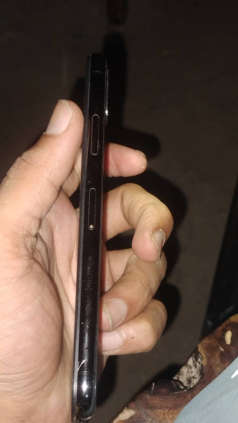 Apple iPhone X 4