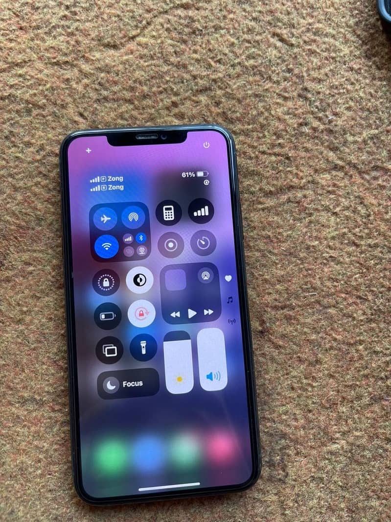 iPhone 11 Pro Max 4