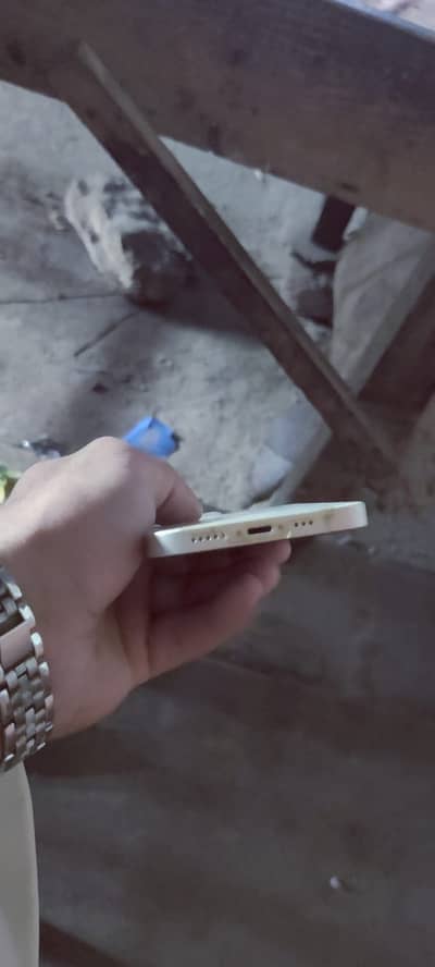 I phone 13 wight clour 128 gb