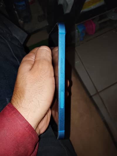 Apple iPhone 13