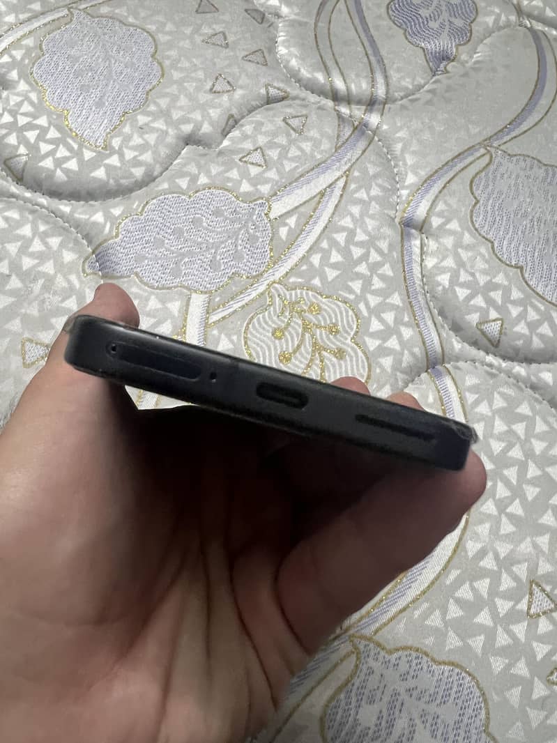 Google Pixel 9 5
